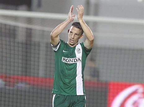 לא יריבות מהטופ. בוקולי (אלן שיבר)