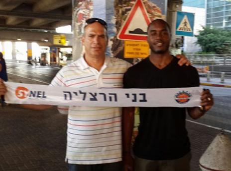 אומה. ציפיות גדולות ממנו