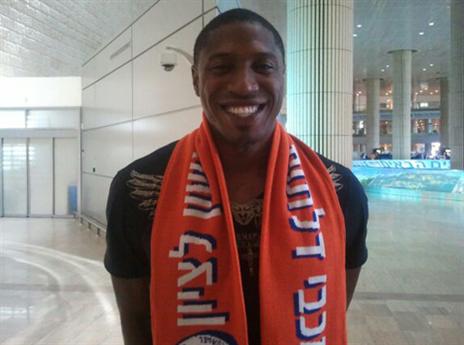 טזמין מיצ'ל. בקרוב גם עם חולצה כתומה