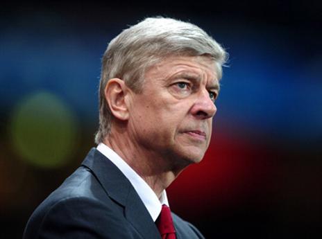 ונגר שקוע במחשבות על עתיד המועדון