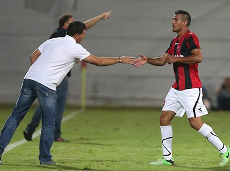 לאלה חוגג. דורה סומך עליו