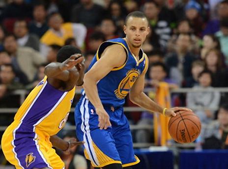 קארי מוביל את הווריורס (gettyimages)