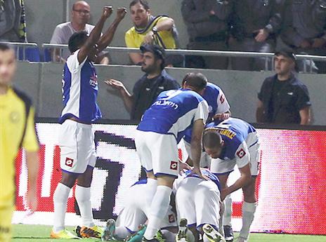 יחזרו לקרקע? חגיגה מלאבסית בבלומפילד (אלן שיבר)