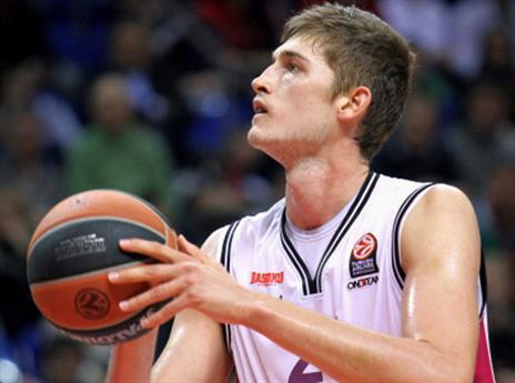 פלייס. שלט בצבע (gettyimages)