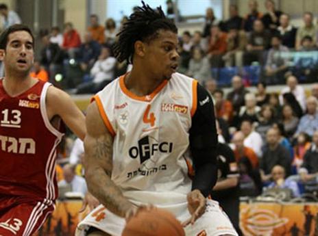 מיטשל, תובע את ראשון לציון (מנהלת הליגה)