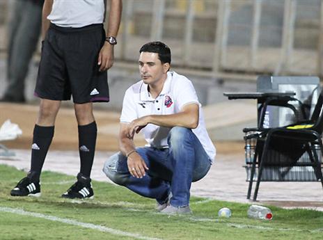 הפעם לא על הקווים. דורה (יוסי שקל)