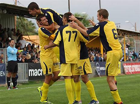 חגיגה צהובה בקרית שלום. (מכבי ת"א, האתר הרשמי)