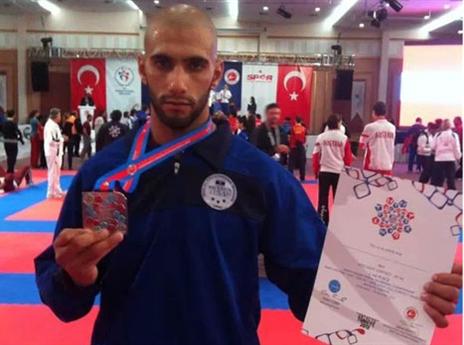 יש כבוד. האני חליל