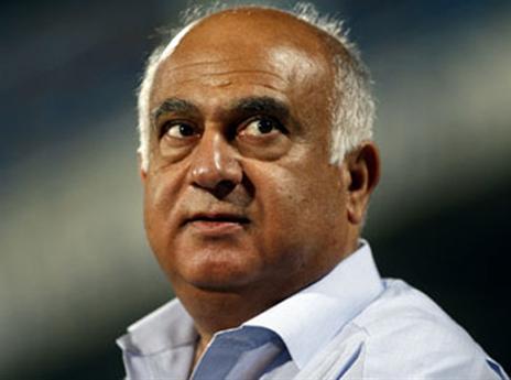 יענה בחיוב לדרישות? בן ציון