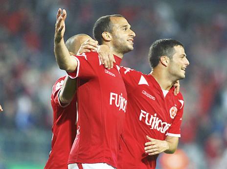 בינתיים הוא עדיין פה. דמארי (אלן שיבר)