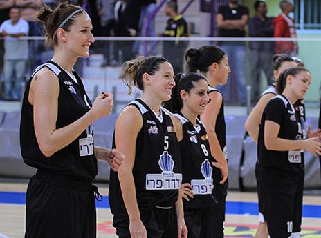 כדורסל הנשים מתעורר. שחקניות רמלה (צילום: אלונה חליווא)
