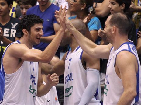 אולי בדרך למפגש עם ארה"ב אליהו וטיוס (צילום: אלן שיבר)