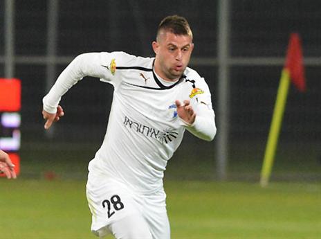 הילד מצדיק את הקרדיט. צ'חנוביץ' (ג'יני)