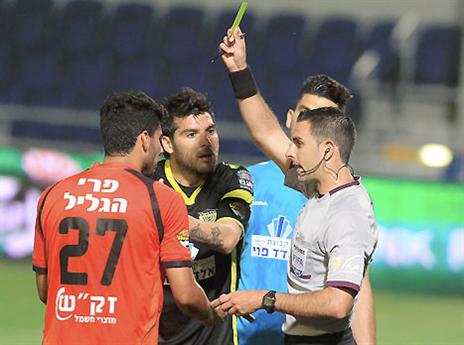 היו הרבה עצבים בבלומפילד (אלן שיבר)