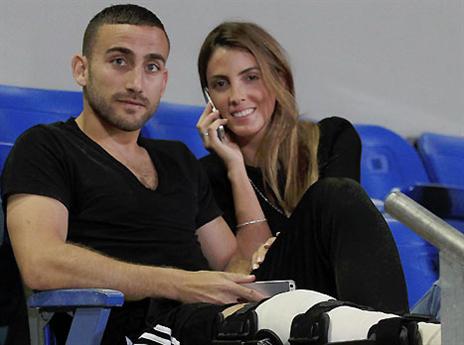 רפי דהן ביציע. "שמח לראות אותם ככה" (אלן שיבר)