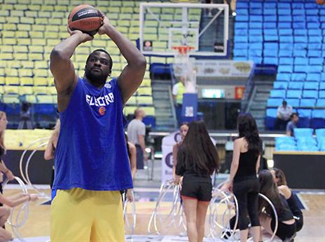 אין הרבה קבוצות באירופה שהיו מתמודדות איתו (אלן שיבר)