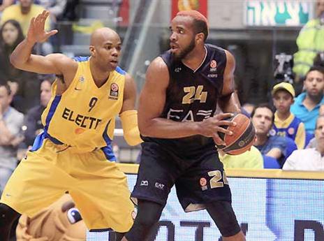 המילאנזים עדיין במטוס (אלן שיבר)