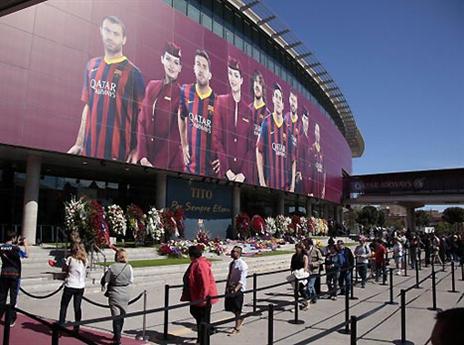 תורים בכניסות לקאמפ נואו. חולקים כבוד לווילאנובה (gettyimages)