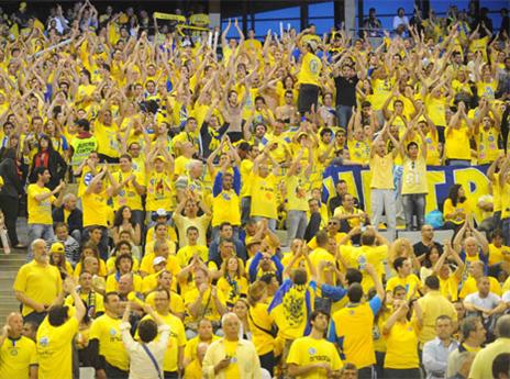 אוהדי מכבי צובעים את ברצלונה בפעם הקודמת