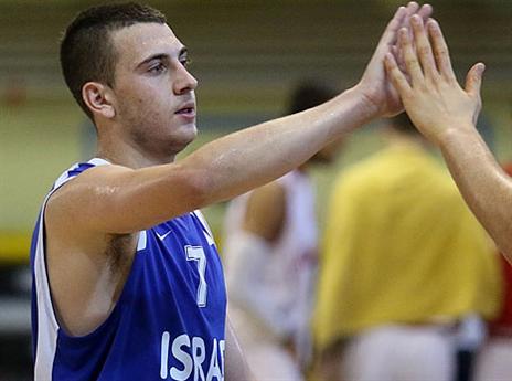 ההישג של הנבחרת של כספי שוחזר. גוט