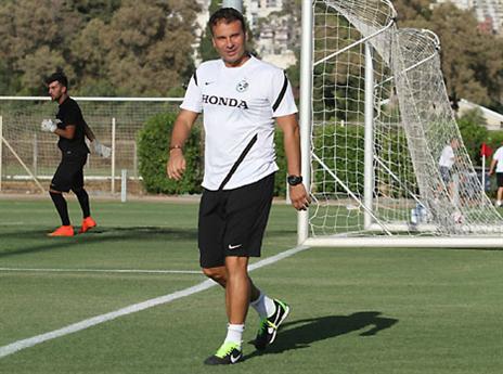 סטנוייביץ'. יותר מדי שחקנים בסגל (אתר רשמי, מכבי חיפה)