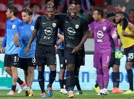 עם החברים לקבוצה. נהנה מכל רגע