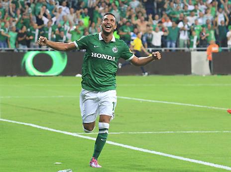 אבוחצירה שם את השלישי...