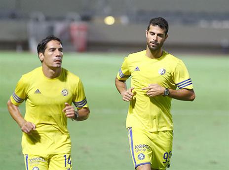 יש שחקנים שצריכים שיחת עידוד. בן בסט (אלן שיבר)