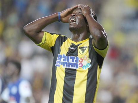 עדיין מחכה לכסף שלו. באנגורה (אלן שיבר)