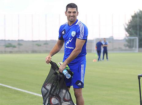 או שאיכשהו הוא ישמור על מקומו? (אלן שיבר)