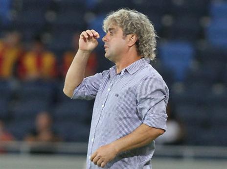 עטר. ממתין בסבלנות (צילום: אלן שיבר)