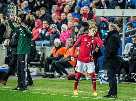 הרגע ההיסטורי. אודגארד לפני החילוף (gettyimages)