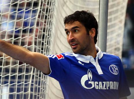 מצטרף לאגדות אחרות ששיחקו במועדון. ראול (GETTYIMAGES)