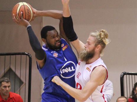 ג'ונסון, נתן תפוקה בצבע (צילום: יוסי לזרוף)