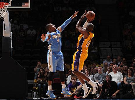 קובי בראיינט, לא יכול לבד (gettyimages)