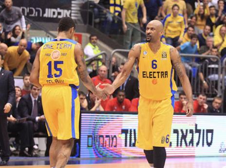 היחיד שמתפקד. דווין סמית' לא יכול לבד (אלן שיבר)