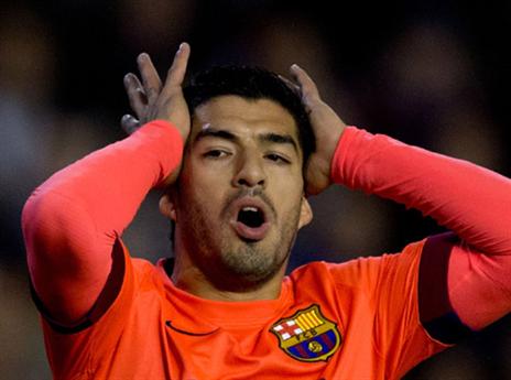 סוארס לא מאמין שזה קורה לו, לא ההחמצות לא פסילת השער (gettyimages)