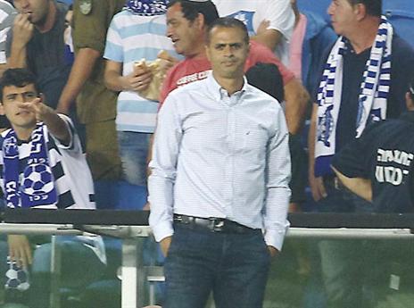 בלי ניצחון בבית. חרזי (אלן שיבר)