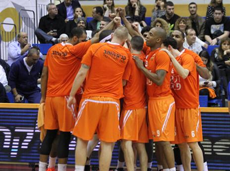 נתנו פייט. שחקני ראשל"צ (יוסי לזרוף)