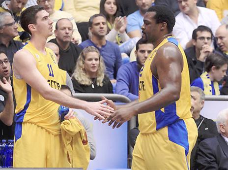 על טהרת הקו הקדמי. סופו וג'ייק כהן (אלן שיבר)