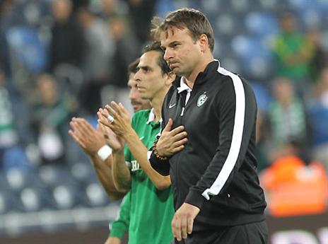 פירמידות על קופסאות גפרורים (דני מרון)