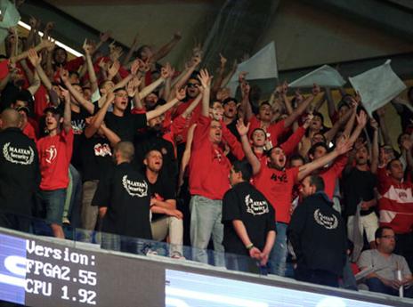 וגם ביציעים היה מתח (אלן שיבר)