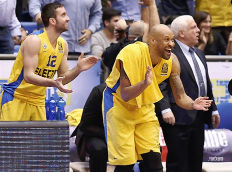 הפנים של המועדון. סמית' (אלן שיבר)