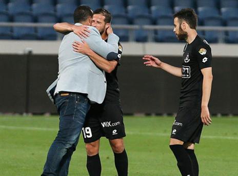 ועכשיו - לעכו (עודד קרני)