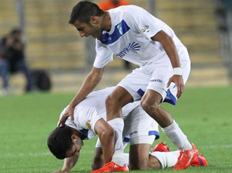 יטופל? עאבד חוגג בטדי (צילום: דני מרון)