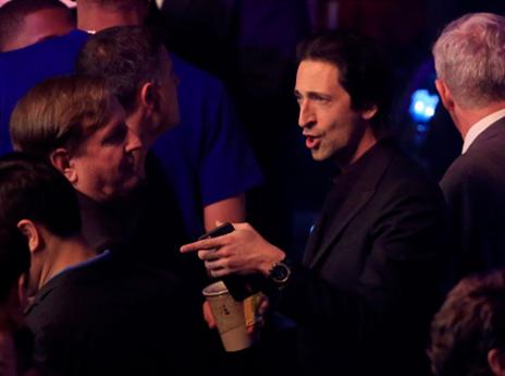 גם אדריאן ברודי קפץ להגיד שלום (gettyimages)