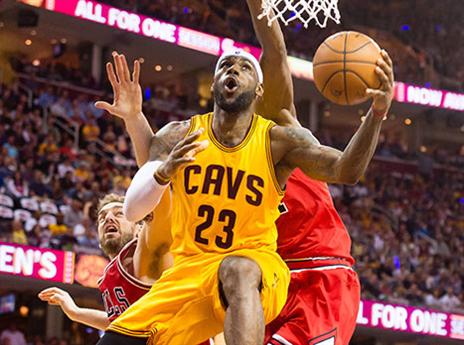 לברון. מגן הזיעה עשה את ההבדל? (getty)