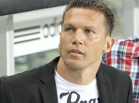 "רוצה מאוד לאמן בב"ש". בכר (אלן שיבר)