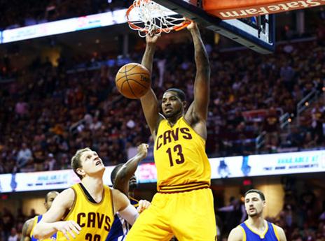 תומפסון. הריבאונדים שלו פחות הפריעו לקר (Getty)