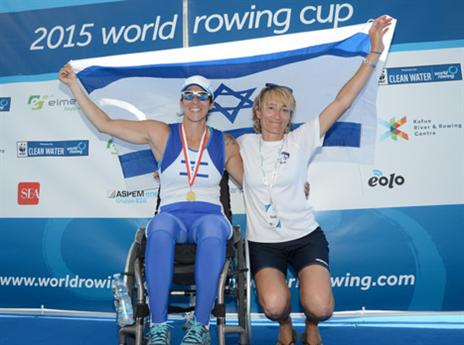 סמואל עם המאמנת פאולה גרזיטי (צילום: דטלב סייב)